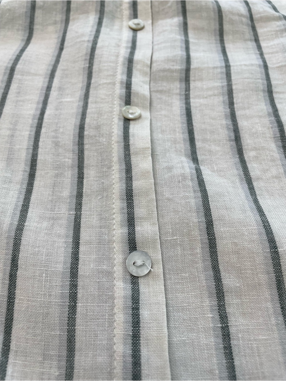 Sigrid Olsen 100% Linen Medium Button Down Shirt Roll Tab Sleeves Button Accent - Picture 6 of 8